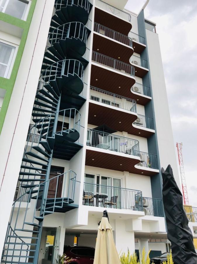 Premier Executive Apartment - The Ivy, East Legon Accra Kültér fotó